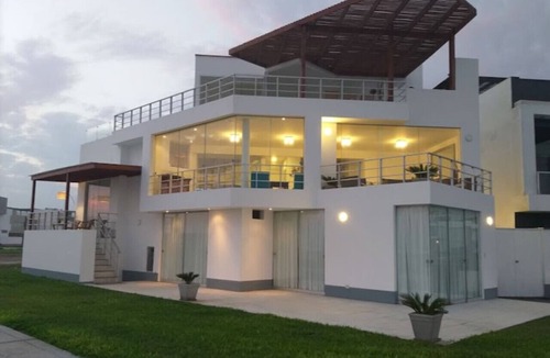 Asia House | First Row House - VPX Hotel&Resort Access Included