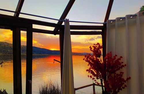 Puno Boat Rental | FLOATING HOTEL IN LAKE TITICACA UROS