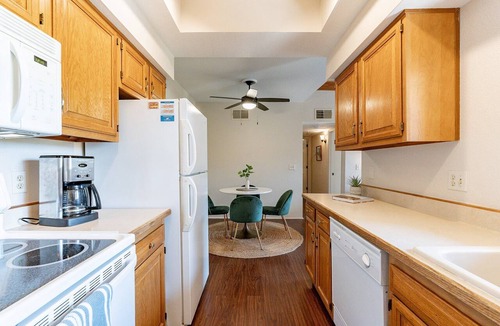 Skyline Bel Air Estates Condo | Foothill Living in Sabino Springs at it's best - Open floor plan and location