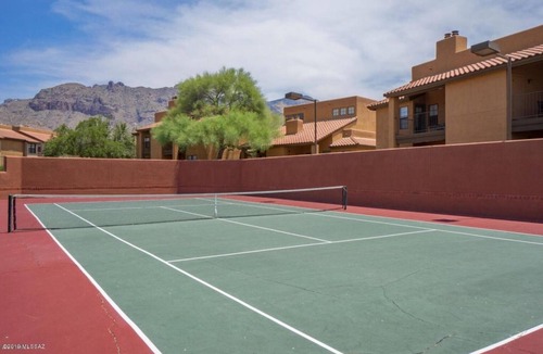 Tucson Condo | Foothills 2-bedroom condo in welcoming Tucson with AC and fitness room