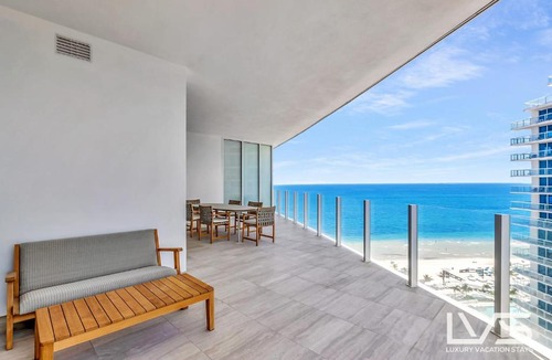 Central Beach Apartment | Four Seasons FTL Beach 2 Bed 2Bath Luxury Residence Direct Ocean Views