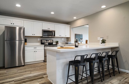 Dobson Ranch House | Free Heated Pool, Game Room, Mini-Golf, BBQ, Lux Home