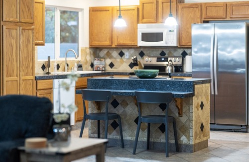 Mesa House | FREE Heated Pool - Hot Tub - Putting Green - Massage Chairs - More!
