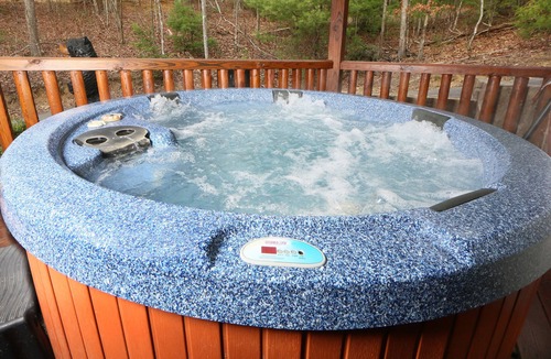 Sevierville Cabin | From the moment you step into this deluxe cabin you will want to return again.