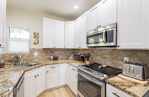 Tucson Condo | Fully Appointed Upper Floor Condo with Mountain-Canyon-Pool-Golf Course Views