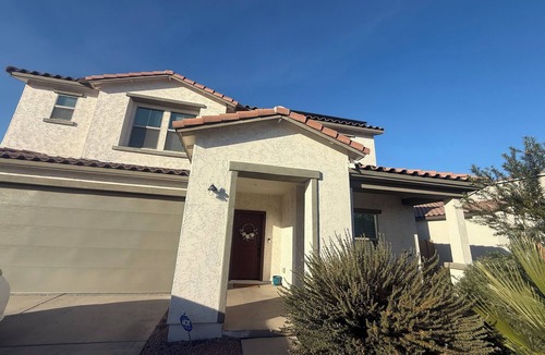 Maricopa House | FUN HOUSE 10 person jacuzzi-pool-basketball-soccer-BBQ