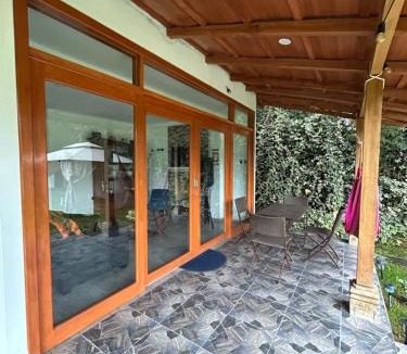 Cajamarca House | Fundo Aurora Casa privada con jardín y parrilla