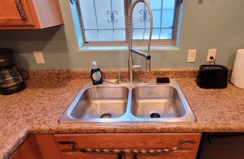 Tucson House | Furnished 3 BDRM/Near U of A/AFB/Hospitals