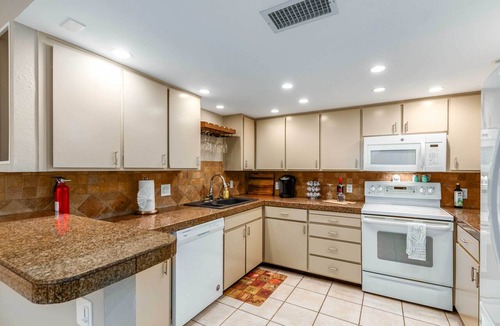 South Scottsdale Condo | Furnished Patio! 'Casa Feliz' Old Town Condo