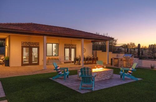 Fountain Hills House | Game Room! Luxury Group Getaway in Fountain Hills