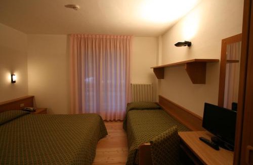 Nembia Hotel | Garni Lago Nembia