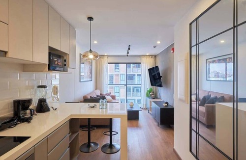 Santa Cruz Apartment | Geko | Modern 2BR w/Balcony & Pool in Miraflores