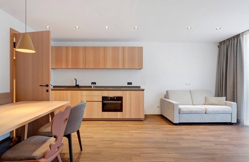 Trodena Apartment | Goldener Adler Apartment Comfort 8 with Balcony, Sauna and Breakfast Included - new 2026