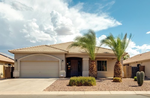 Maricopa House | Golf, Gamble, Relax Poolside! Maricopa Desert Home