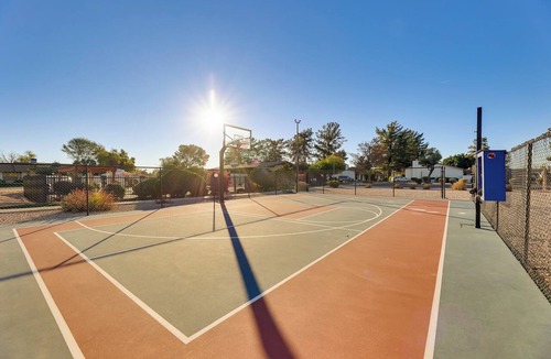 Mesa Condo | Golf, Hike, Swim: Your Perfect Desert Oasis Escape