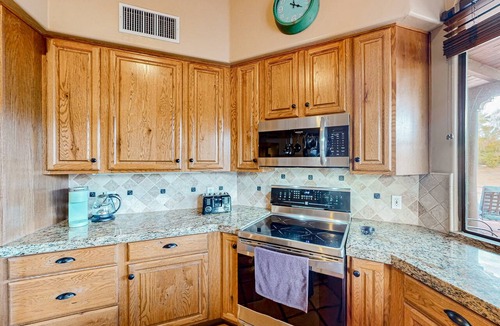 Forty Niners Country Club Estates House | Golf & mountain view desert home with shared pool and gym - dog-friendly