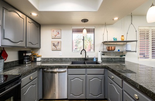Paradise Valley Village Condo | Golf villa, views, walk to restaurants, shopping