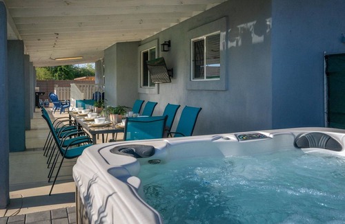Pepper Ridge House | GOLFER'S PARADISE: SPA + GOLDEN TEE GAME + MORE