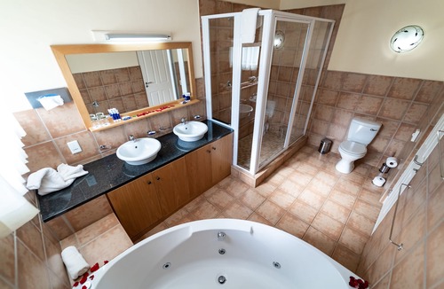 Cathkin Park Cabin | Gooderson Monks Cowl Golf Resort