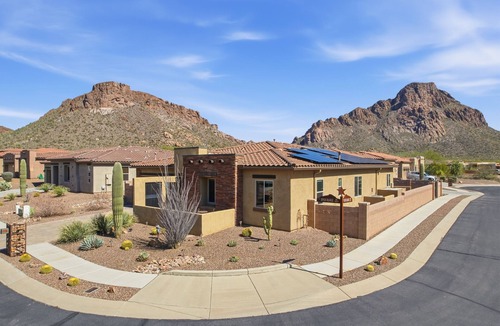 Tucson Estates House | Gorgeous custom family home Starr Ridge,Hot tub, Dogs welcome, Mountain Views!