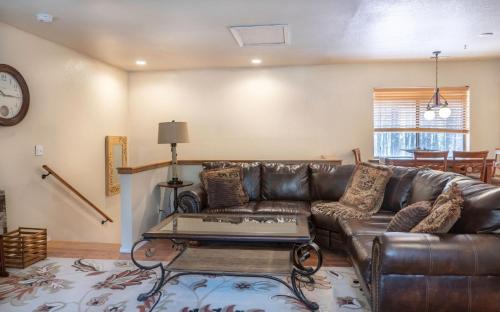 Parks House | Grand Canyon 1bd Loft at Historic Wrigley Ranch-Suite with Horseback Riding, Hiking