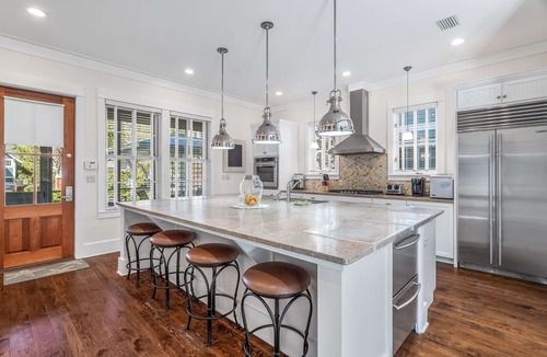 WaterSound Beach House | Great for Large Groups. 1 Minute to Beach. Private Heated Pool. Carriage House