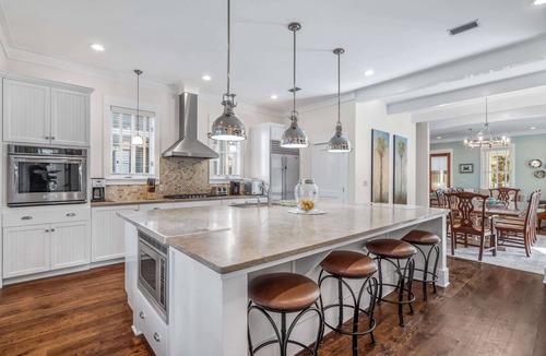 WaterSound Beach House | Great for Large Groups. 1 Minute to Beach. Private Heated Pool. Carriage House