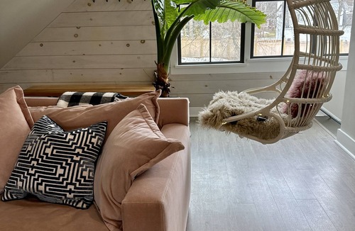 Middlebury Apartment | Great Location! Cozy Two Bedroom Apartment in the Heart of Middlebury