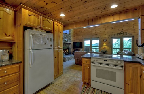 My Mountain Cabin | Great View, Arcade Games, Pool Table, Hot Tub