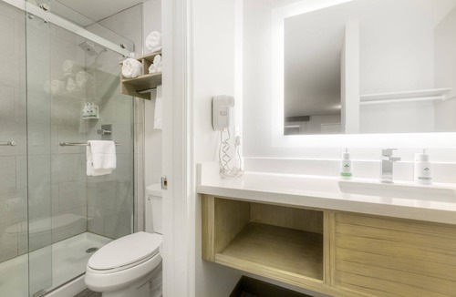 Woodlands Village Hotel | GreenTree Inn Flagstaff
