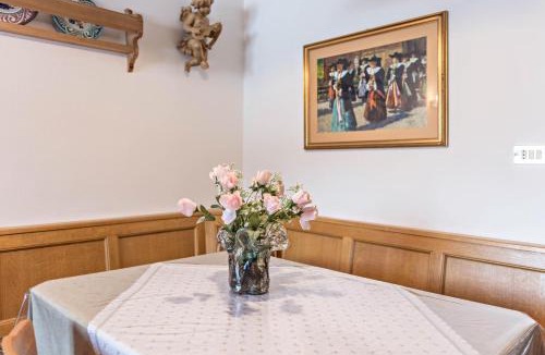 Selva di Val Gardena Apartment | Große Gartenwohnung Haus Forelle