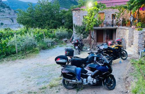 Koman House | Guest House Castle