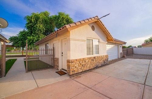 Yuma Corona House | Guest House in the outskirts, Ranch living