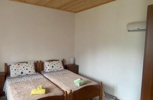 Shale House | Guesthouse Freskia