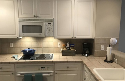 Pensacola Beach Condo | 𝔾𝕦𝕝𝕗𝔽𝕣𝕠𝕟𝕥 𝑬𝒎𝒆𝒓𝒂𝒍𝒅 𝑰𝒔𝒍𝒆 9th Floor Stocked & Stellar Reviews!