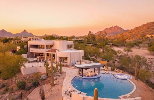 Pinnacle Peak Heights House | HÓZHÓ View House | Swim-Up Bar, Sauna & Theatre