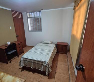 Talara House | Habitación individual con baño privado en Talara centro