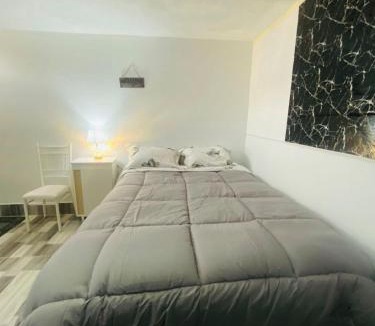 Cayma House | Habitación Privada con Baño Privado Cama Doble