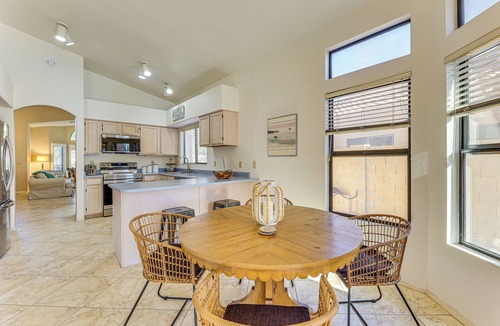 Stonebridge Lakes Manor House | Half-Mi to Dtwn: Lakefront Gilbert Home!