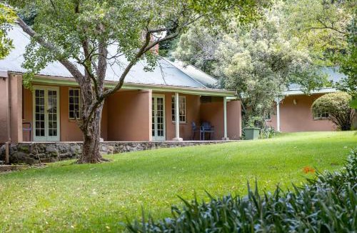 Curry's Post Hotel | Halliwell Country Inn