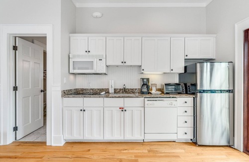 Rosemary Beach House | Hammock Carriage House - Right Next to the Town Center and Two Pools!