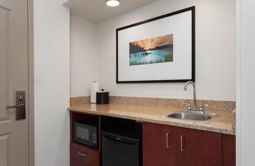 Alexandria Hotel | Hampton Inn & Suites Alexandria