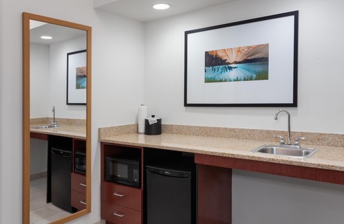 Alexandria Hotel | Hampton Inn & Suites Alexandria