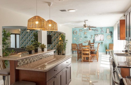 University Park House | Hawaii Paradise on Miami 4BR Big Pool