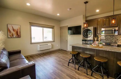 Flagstaff Apartment | Heart Trail Lookout Unit 1 BRAND NEW HOT TUB and “The Griz” Cold Plunge!