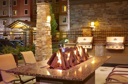 Midvale Apartment | Heated Pool & Hot Tub + Free Breakfast Buffet. Great Location! Close to Jordan Landing