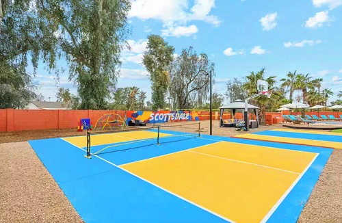 Avant House | Heated Pool, Volleyball, Pickleball, Hot Tub! Oasis Resort