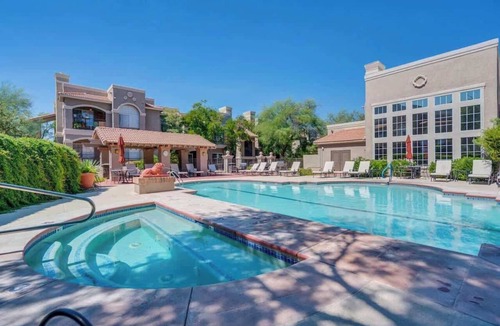 Oro Valley Condo | Heated Pool w/View- 5 Mins to Hiking