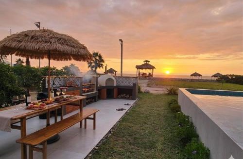 Chincha Baja House | HERMOSA CASA CON PISCINA FRENTE AL MAR - PRIMERA FILA