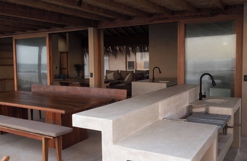 Canoas House | Hermosa casa con piscina frente al mar
